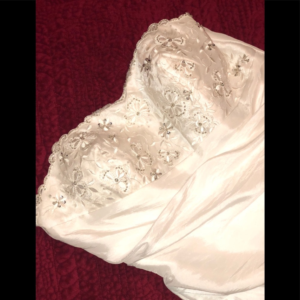 ♥️ SALE ♥️ White Strapless Wedding Dress